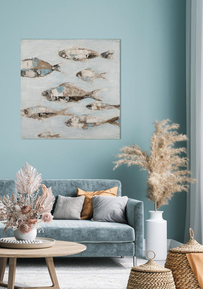 Fischschwarm in Hellblau