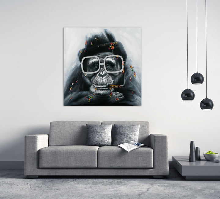 Rauchender Affe mit kleinen Menschen