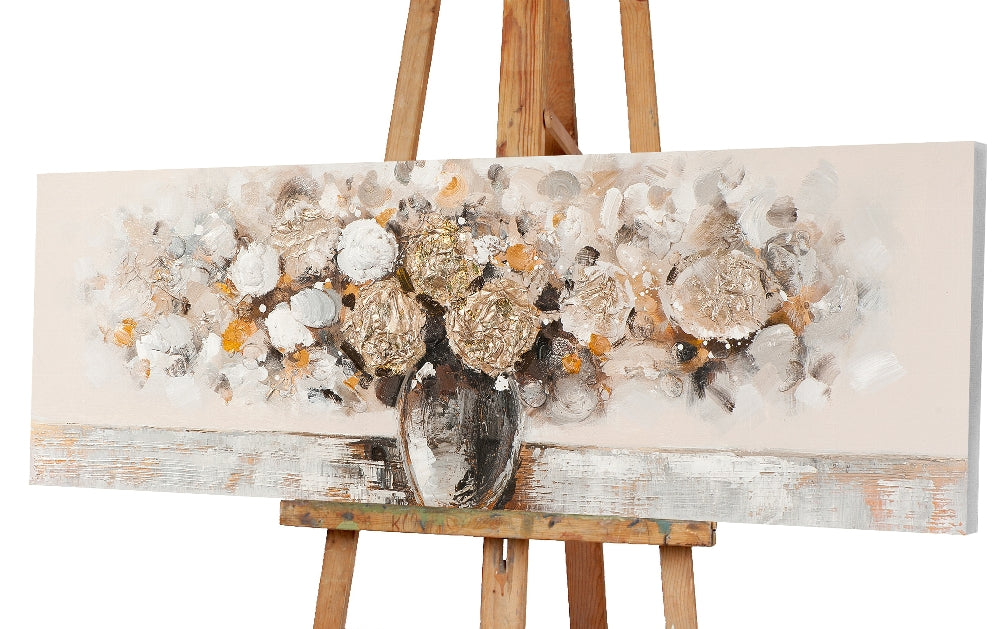 Abstarkter Blumenstrauß mit gold