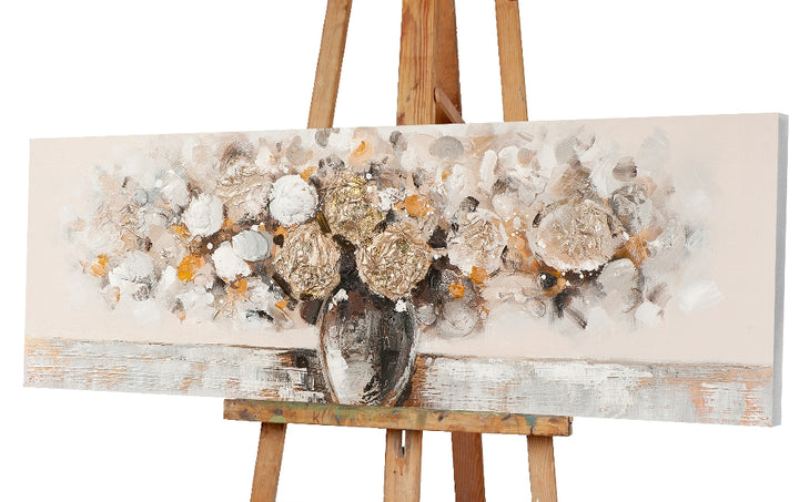 Abstarkter Blumenstrauß mit gold