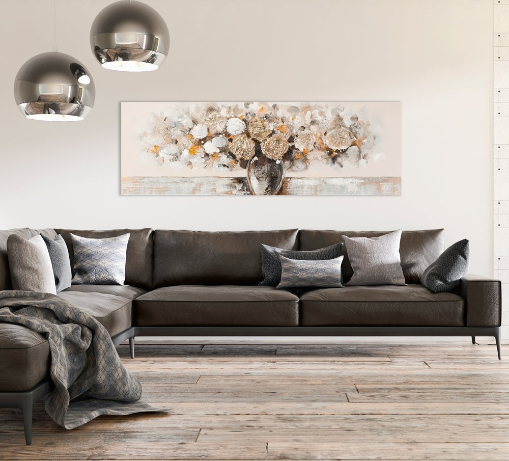 Abstarkter Blumenstrauß mit gold