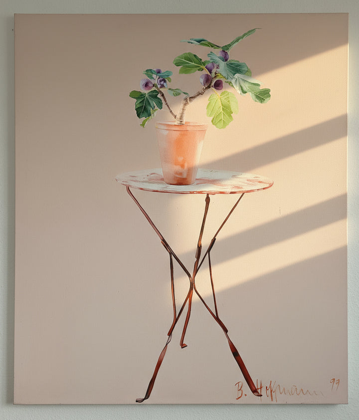 Feigenbaum auf Tisch in rosa l B. Hoffmann