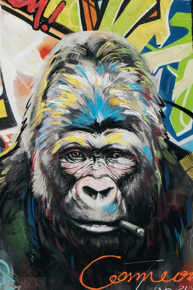 Gorilla mit buntem Hintergrund