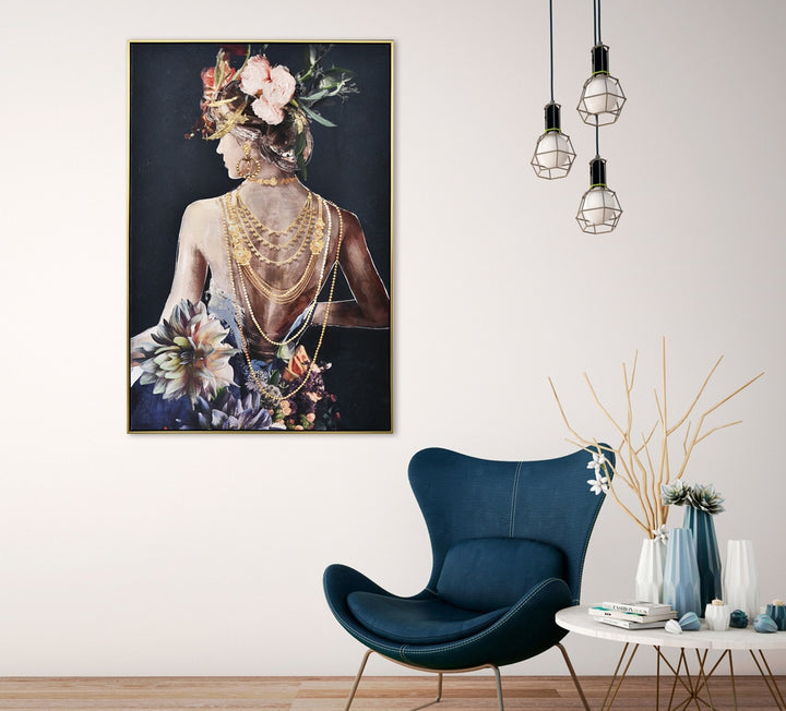 Schöner Rücken mit Goldketten