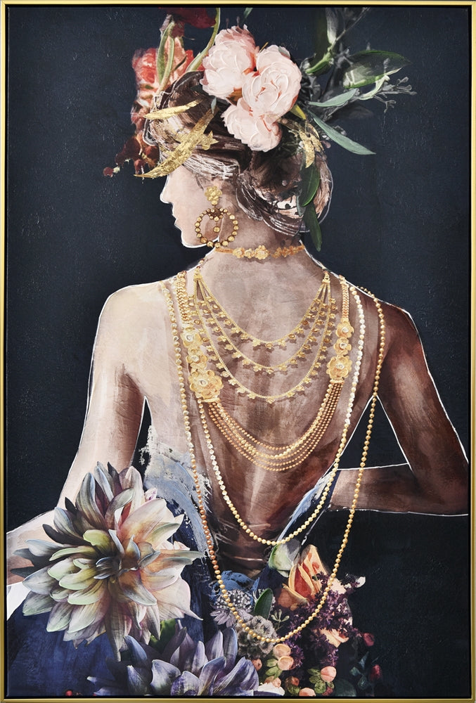 Schöner Rücken mit Goldketten