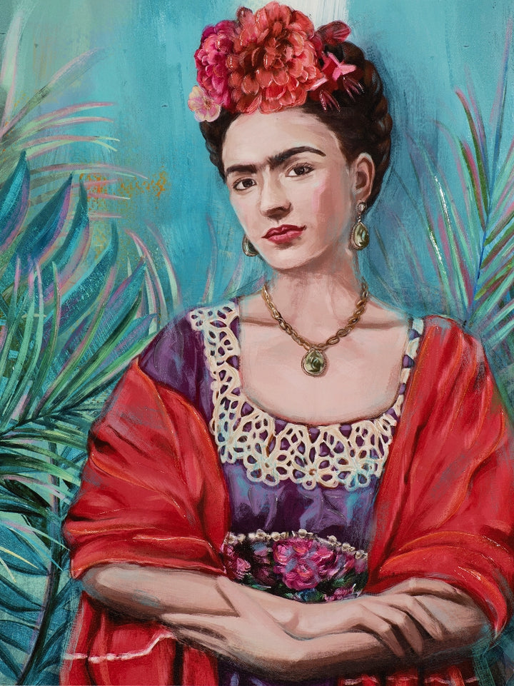 Schönheit mit rotem Umhang