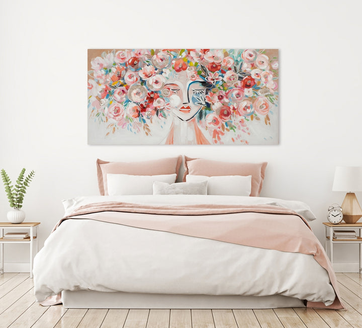 Frau mit bunten Blumen