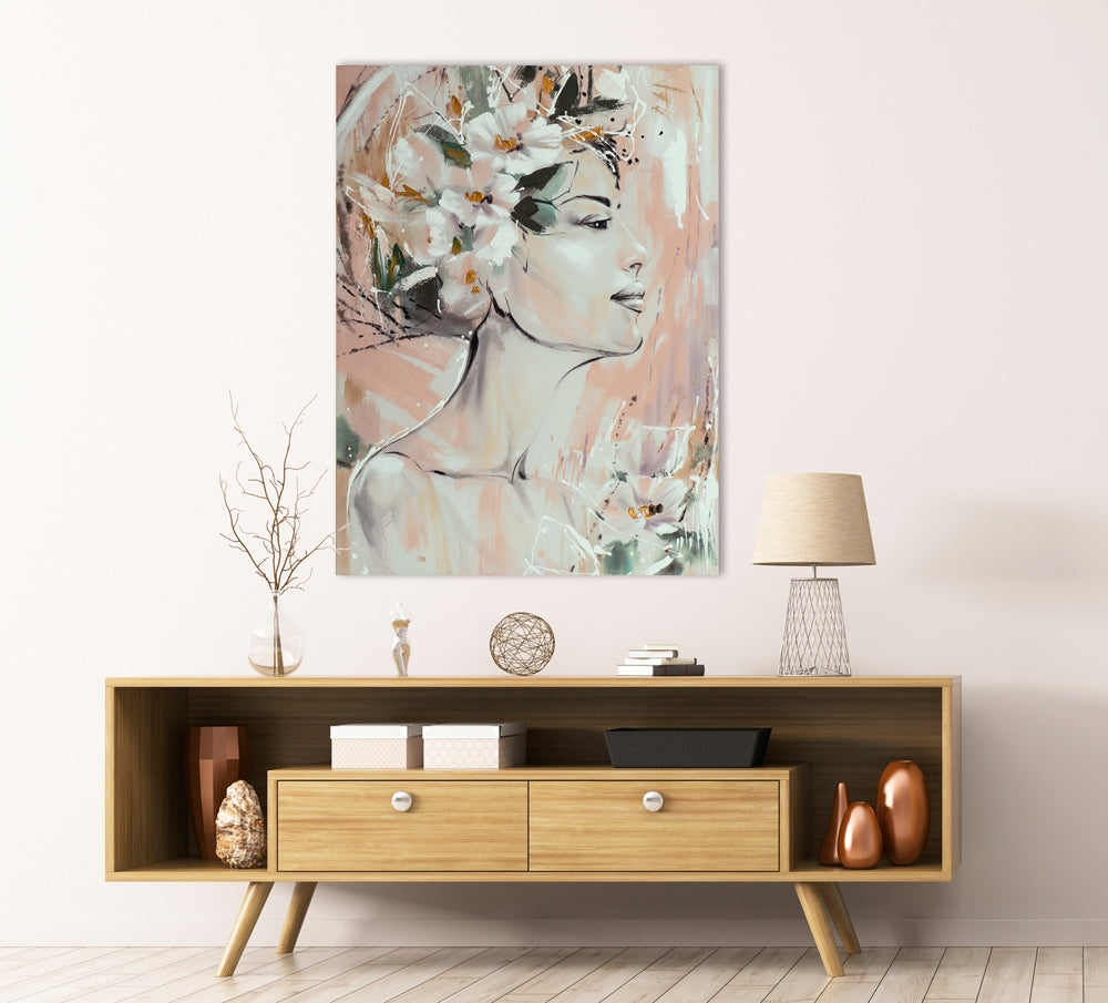 Dame mit Blumenschmuck