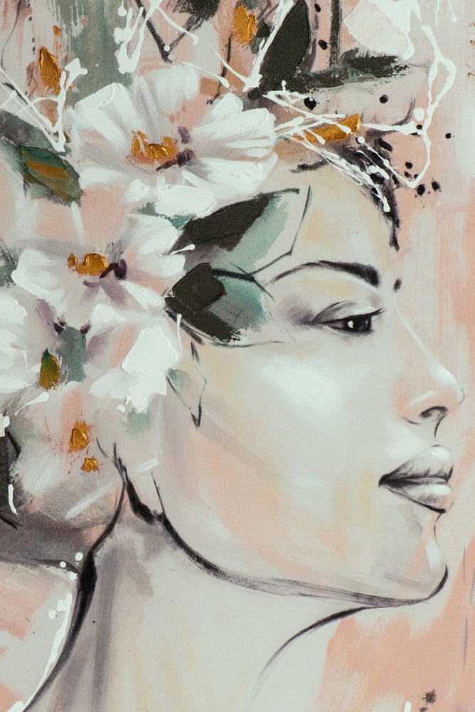 Dame mit Blumenschmuck