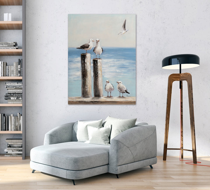 Möwen auf Holzpfählen III