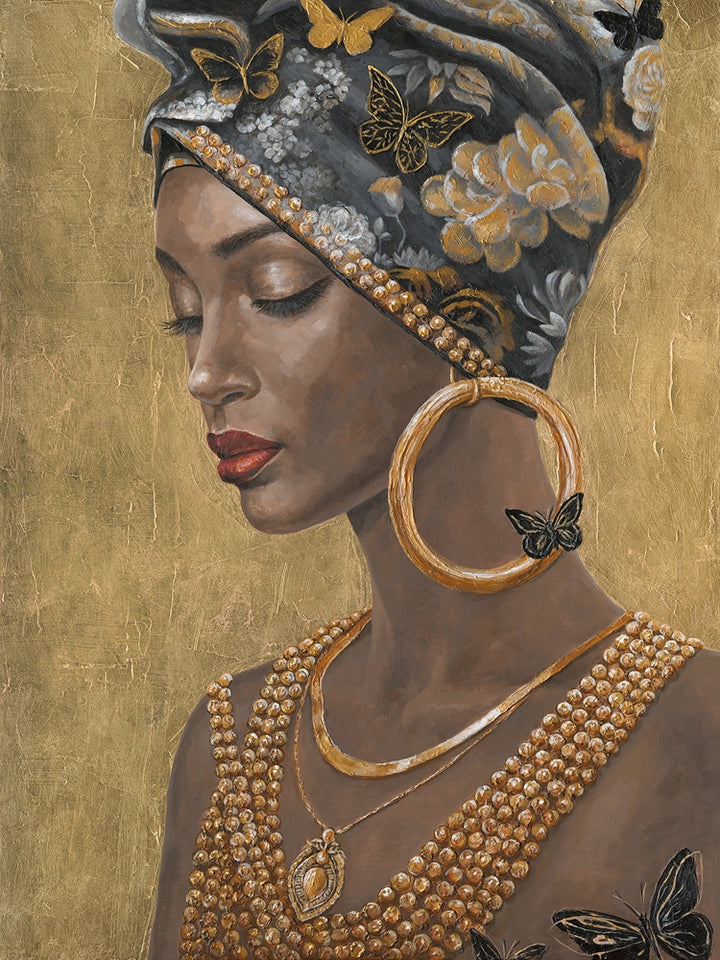 Elegante Frau mit Goldschmuck