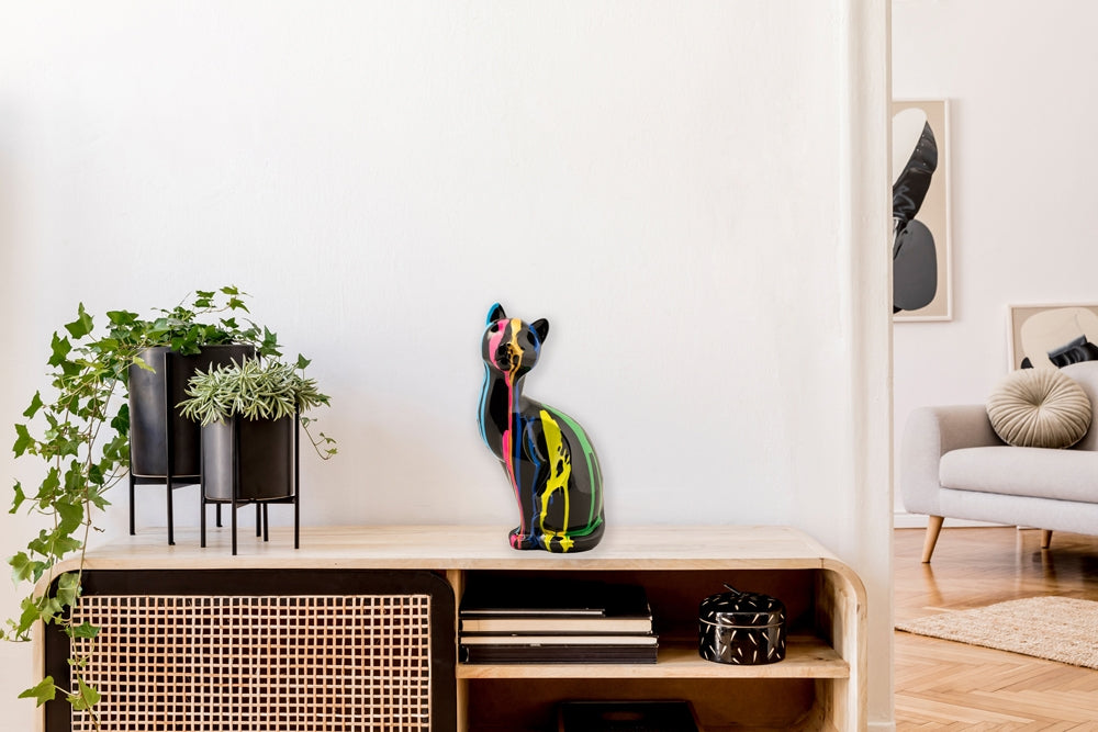 Sitzende bunte Katze II