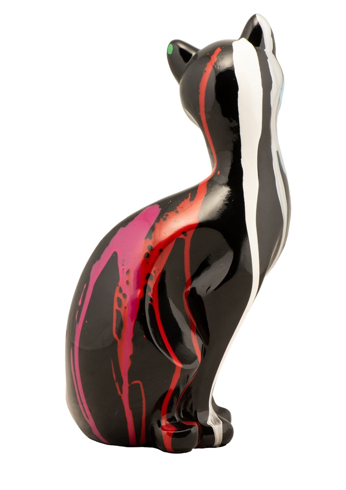 Sitzende bunte Katze II