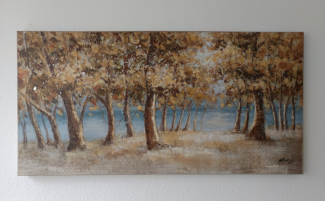Seeblick unter Bäumen