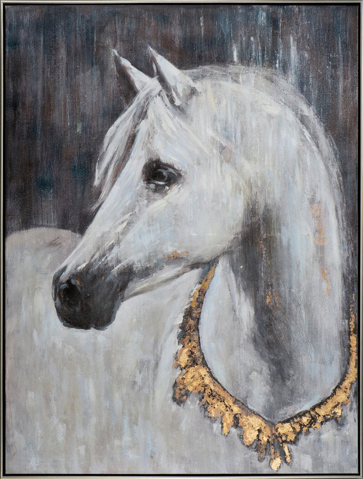 Weißes Pferd mit Collier