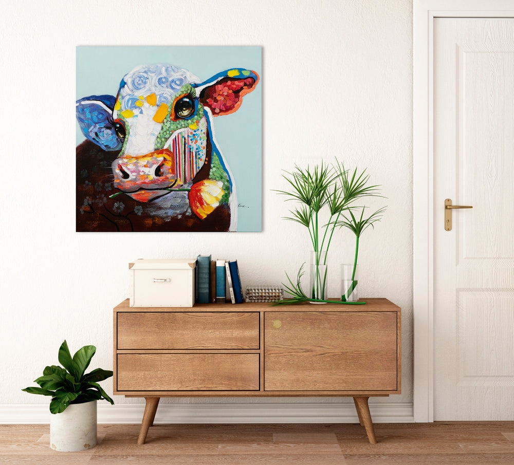 Glückliche Kuh mit Blume