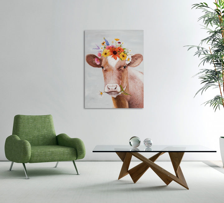 Kuh mit Blumenkranz
